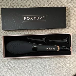 Foxybae Ceramic Straightening Brush